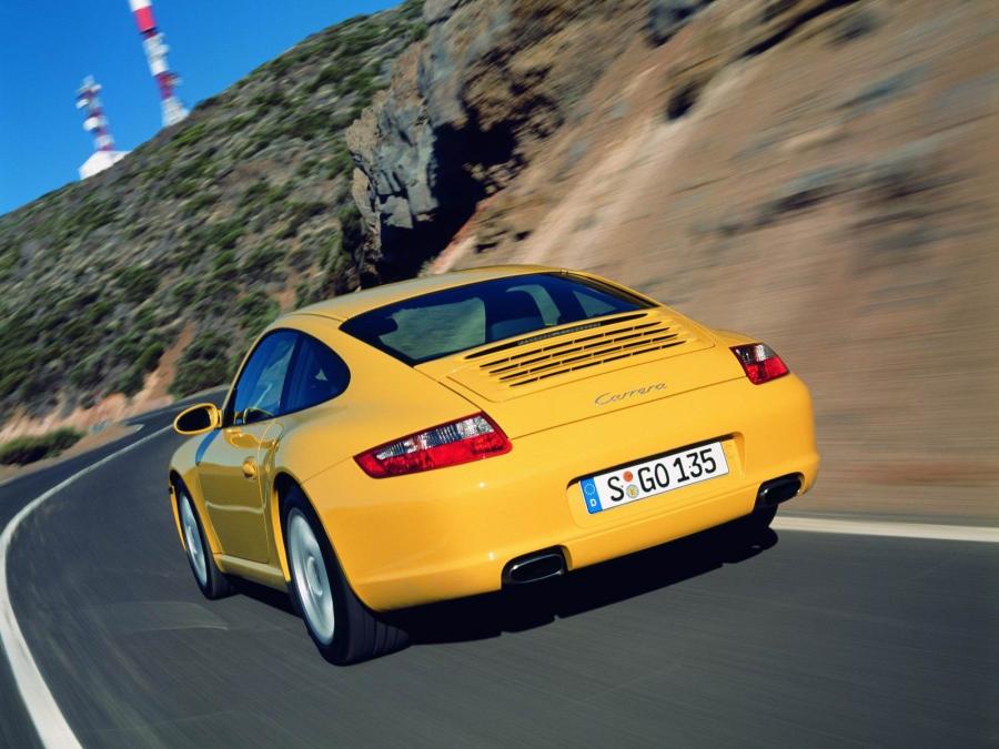  Porsche 911 Carrera 2005 года  (фото 23 из 35)